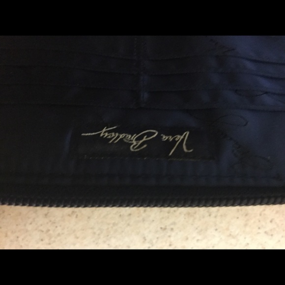 Vera Bradley Wallet/Wristlet BUY TODAY ONLY ❤️ - Picture 3 of 6